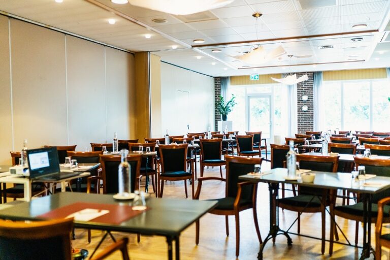 Zaal zakelijk 768x512