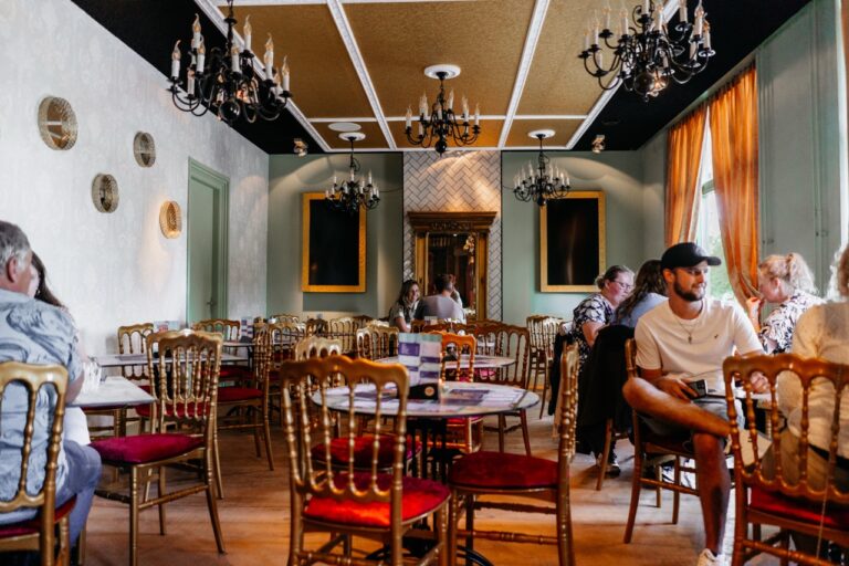 Naar zuidlaren Sprookjeshof restaurant zitplek groot 768x512