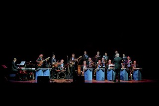 Home 28 68ea66aa8281b w160a8281c fotoeemsmondbigband003